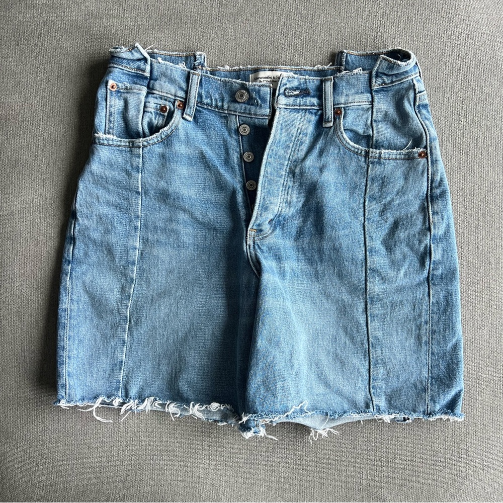 Abercrombie & Fitch Light Blue Denim “Dad” Shorts with Raw Hem